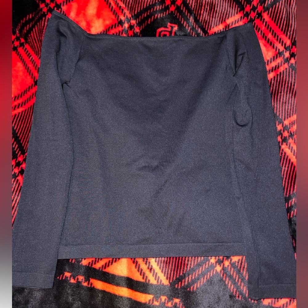 Black Off-Shoulder Long Sleeve Top